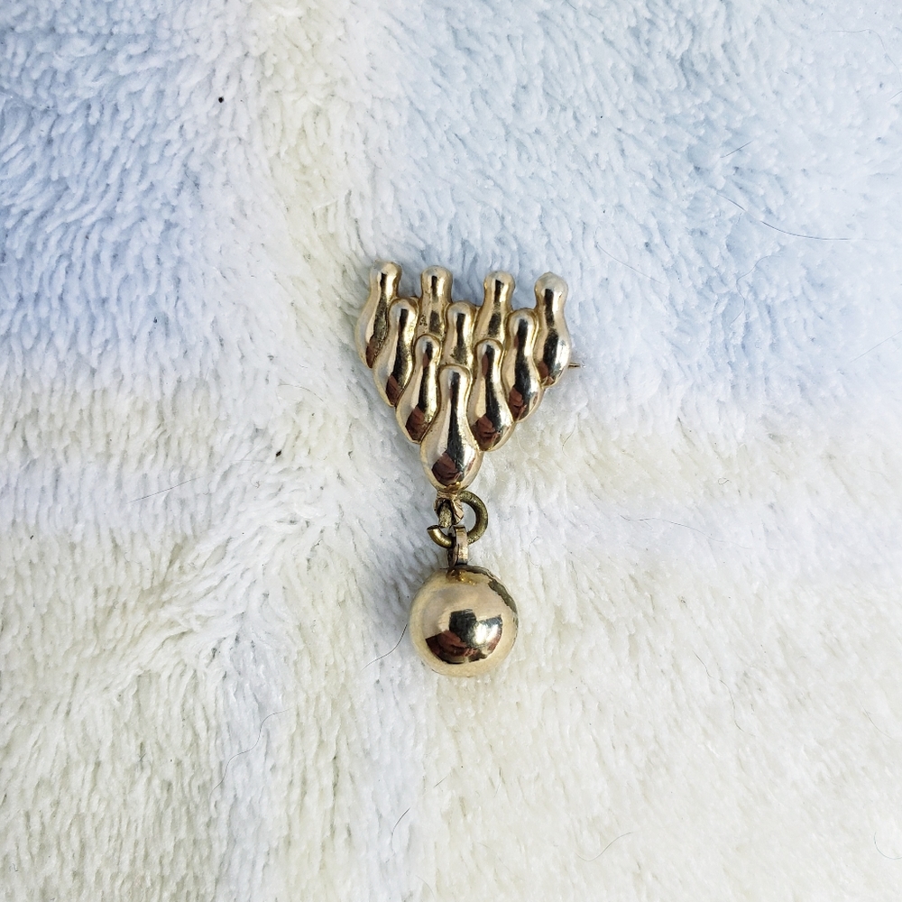 20's Art Deco Bowling Pins Pin